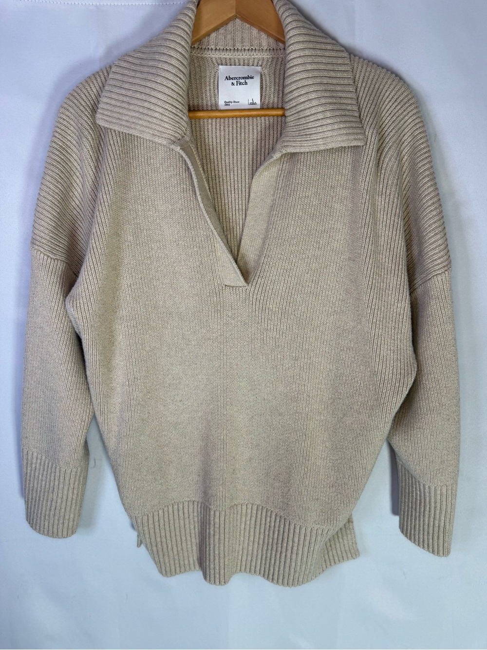 Abercrombie & Fitch - Oversized Split-Neck Ribbed Sweater in Oatmeal - Size L